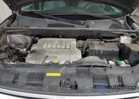 2013 Toyota Highlander Se V6 z USA, uszkodzony, nr VIN 5TDBK3EH8DS278103